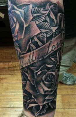  Black & gray roses tattoo 