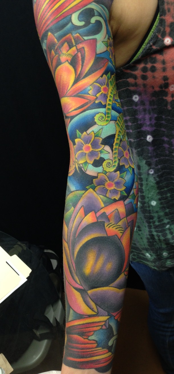  Lotus flower & seahorses sleeve 